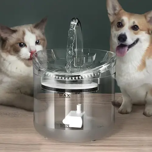 Διαφανές συντριβάνι ποτίστρα για σκύλους & γάτες με αισθητήρα κίνησης. 1.8 λίτρων. Έξυπνο, όμορφο, αθόρυβο.